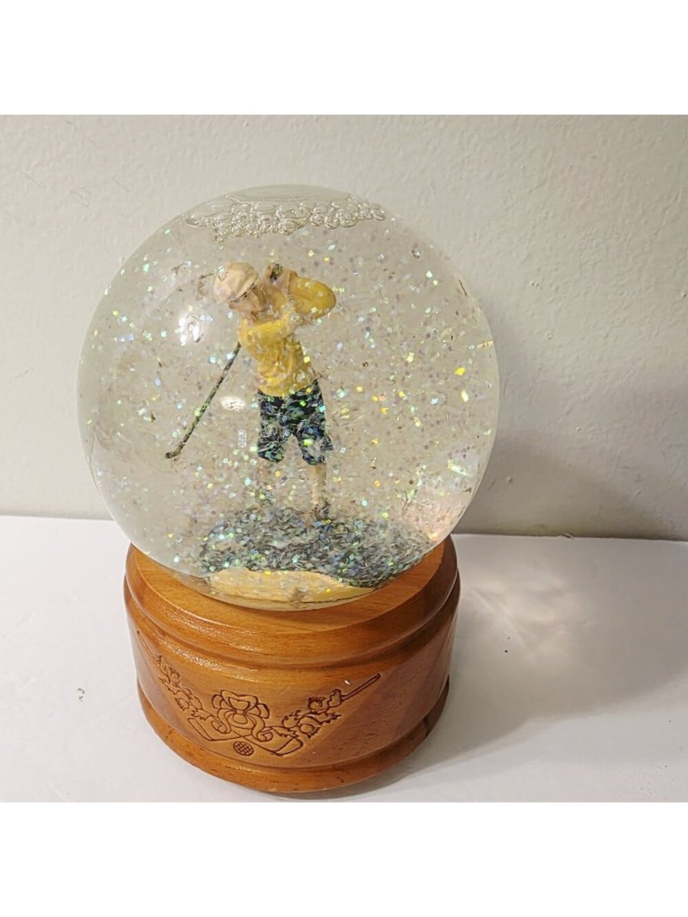 Vtg Golf Silvestri Hand Crafted Musical Snow Globe Impossible Dream Golfer